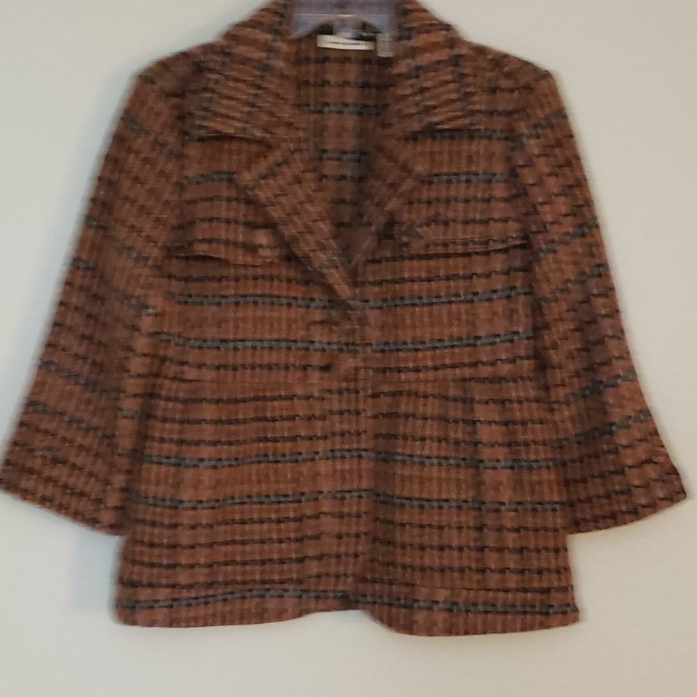 DKNY - Multi-Colored Adorable Teed Coat With Front Buttons Size - Small